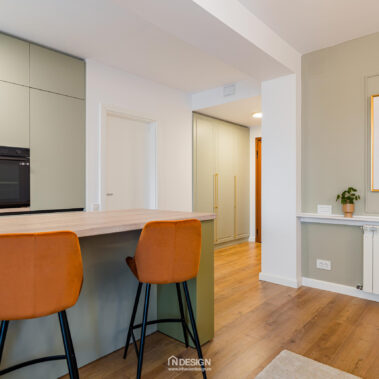 bucătărie open space mobilier custom verde olive design interior apartament Băneasa